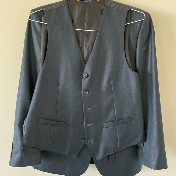 Italian Figlio Lontano Suit with Vest - Picture 3 of 10